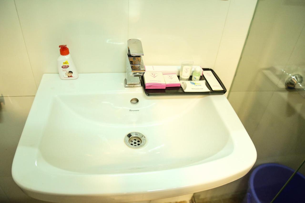 Hotel Sera Grand Chennai Dış mekan fotoğraf